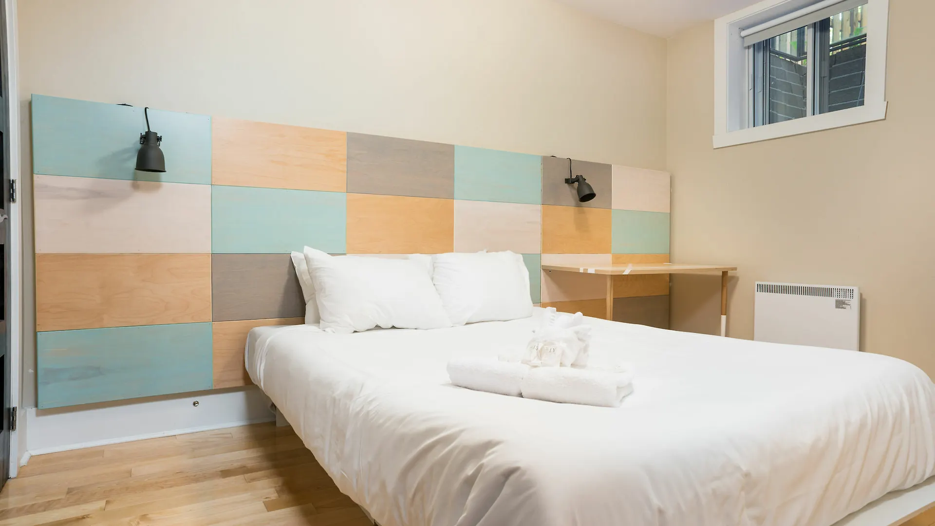 Bohemian 5Br In Downtown Mtl By Sonder Apartment Montreal 0*,  Canada
